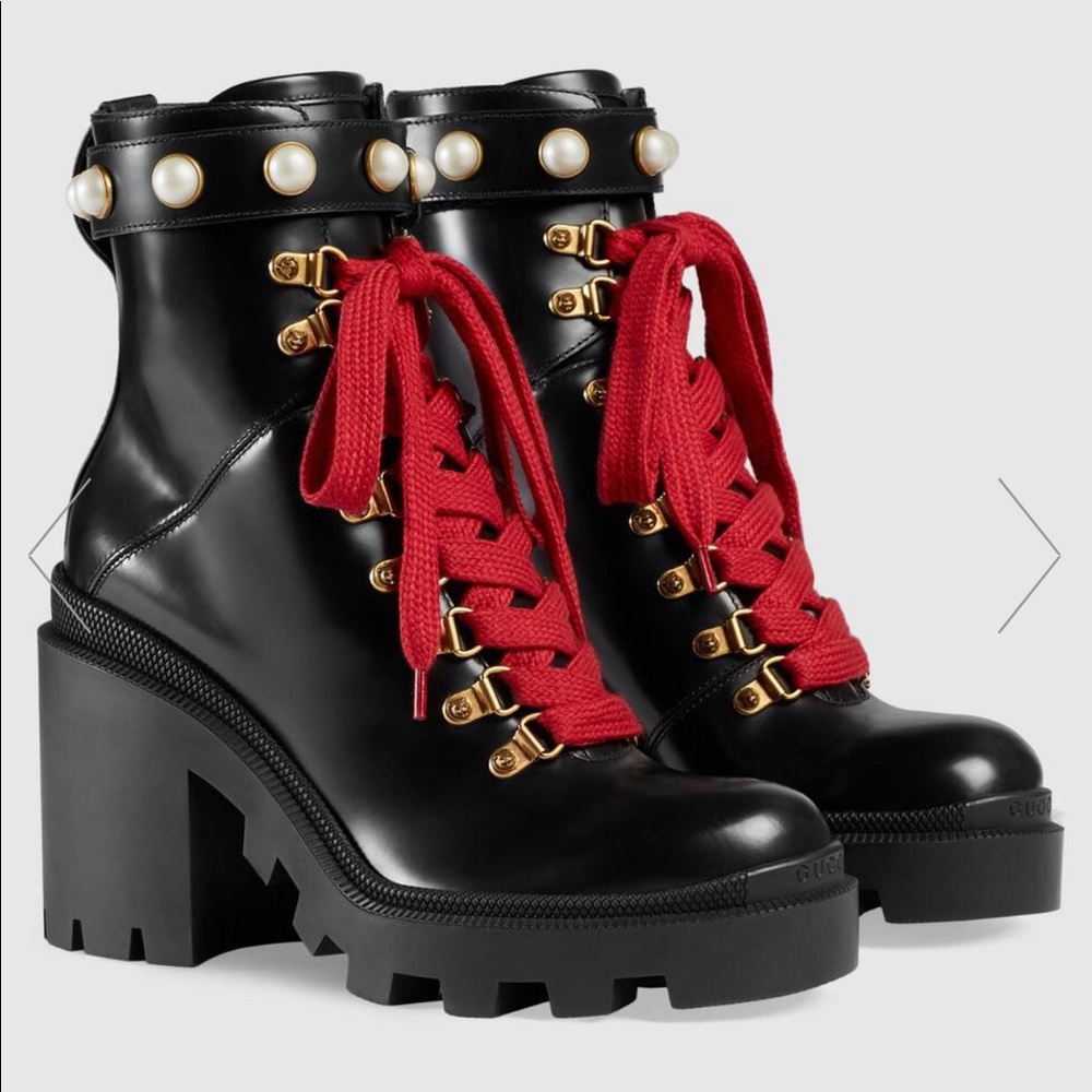 Barely worn Gucci leather ankle boot.